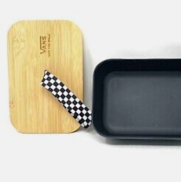 Vans - Picture 3 of 10